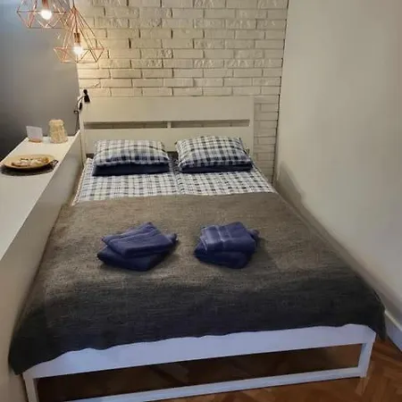 Blisko Plazy Z Widokiem Na Kamienna Gore *